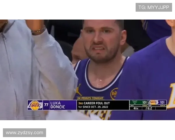 雷迪克唇语怒怼东契奇场面解析